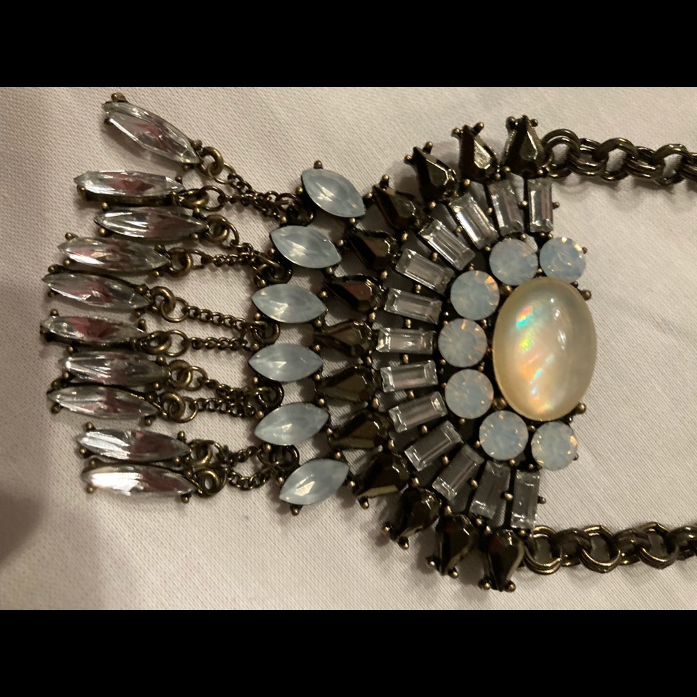 Necklace in old gold tone with stone vintage
